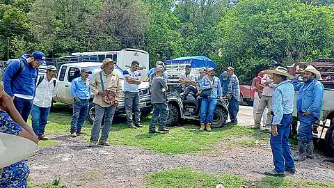 Logran campesinos antorchistas de Charo, entrega de fertilizante a bajo costo
