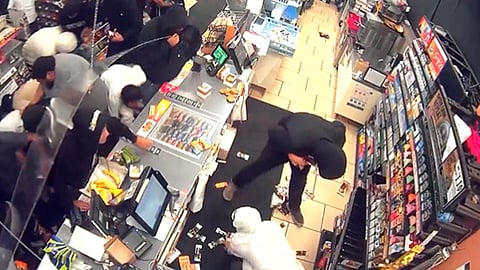 La policía pide ayuda para identificarlos