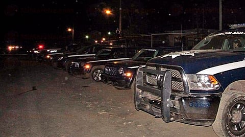 Resultan heridos de bala dos policías por ocupantes de patrulla clonada, en Michoacán
