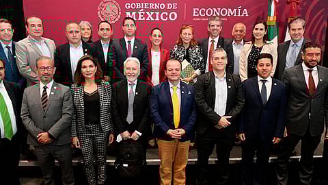 Participa en reunión con la secretaria de Economía, Tatiana Clouthier, y secretarios de Desarrollo Económico del país