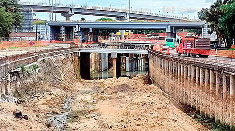 Parcialmente, reanudan trabajos en distribuidor de salida a Salamanca