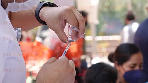 Estarán inmunizando hasta las 3 de la tarde