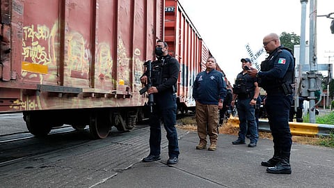 Los agentes mantendrán vigilancia el tiempo necesario para preservar la paz y el libre tránsito del ferrocarril y los automóviles que circulan por la zona