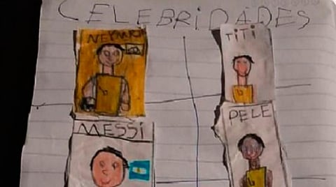 Su papá no pudo comprarle álbum del Mundial, así que él lo dibujó