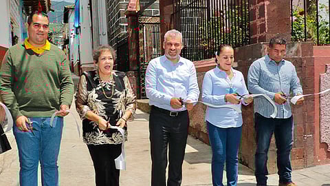 La pavimentación en las calles Ignacio Allende, Hidalgo y José María Morelos y la instalación de alumbrado público y rehabilitación de los accesos a La Soledad y Los Cerritos tuvo una inversión de 5.7 millones de pesos