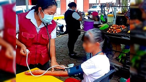 Atienden en una unidad móvil dotada de medicamentos e insumos suficientes