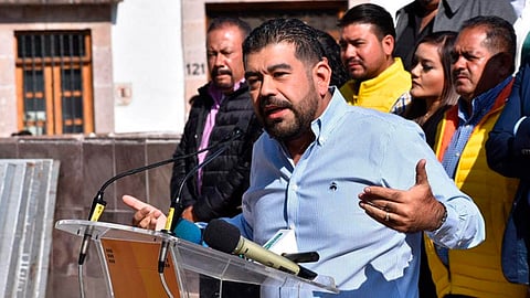 Cuestiona Francisco Huacus falta de intervención federal en municipios afectados por los sismos