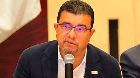 Exigió que no se doblegue ante las presiones por parte de los profesores de la CNTE, los normalistas y otros grupos