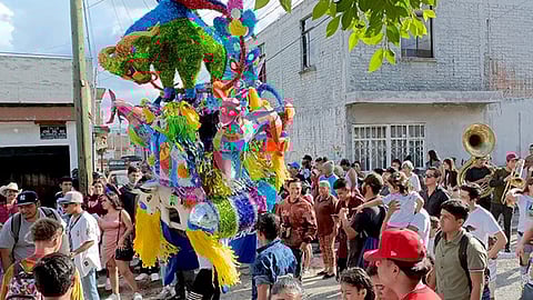Con verbena popular, antorchistas festejan el grito de Independencia