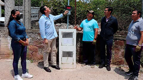 Cumple alcalde petición ciudadana de mejoramiento de alumbrado público en Timbineo de los Contreras