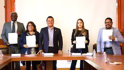 El secretario de Gobierno, Carlos Torres, encabezó la instalación de este órgano y tomó protesta a los integrantes del mismo
