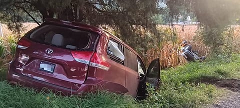 Uno de los involucrados huyó entre la maleza, luego de que se accidentaran durante la persecución