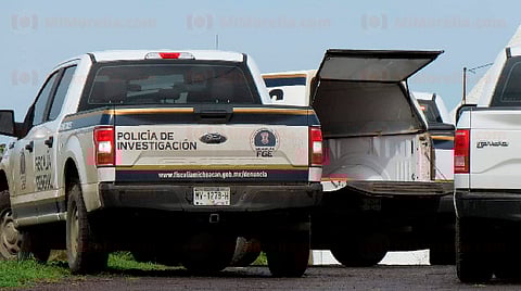 Ejecutan a dos personas y abandonan sus cuerpos en una carretera de Michoacán