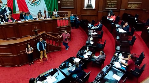 Tras amplio debate Congreso evita citar a comparecer a Yarabí Ávila