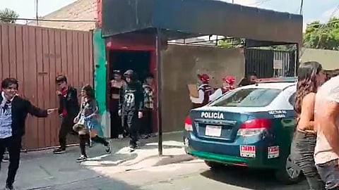 Clausuran chelería y encuentran a casi 500 menores de edad; unos se dieron a la fuga