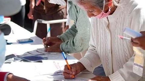 El registro se realizará de acuerdo con el primer apellido de la persona adulta mayor