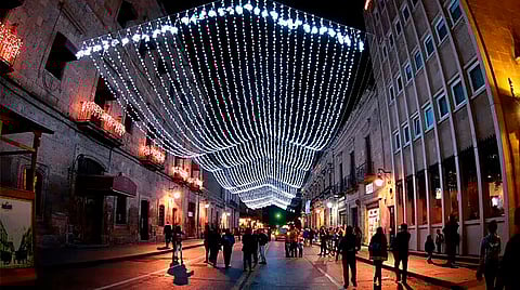 ¡Atentos! Cerrarán avenida Madero por instalación de series navideñas