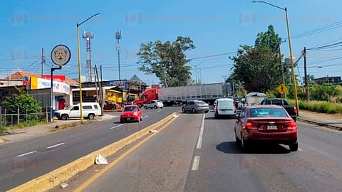 Desaparecen 5 colaboradores de Centro de Rehabilitación y se genera bloqueo carretero