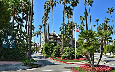 Beverly Hills es conocida por sus grandes mansiones donde viven estrellas de cine