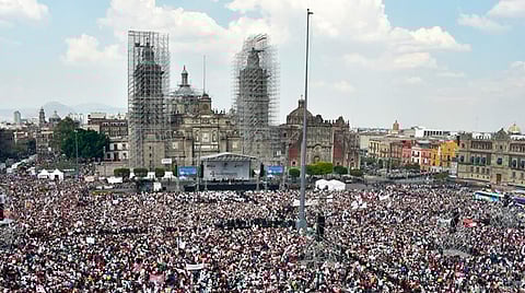 Asistieron cerca de 1.2 millones de personas a marcha de AMLO, estiman