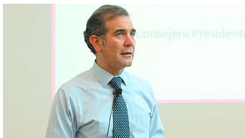 Llama consejero presidente a la defensa del INE