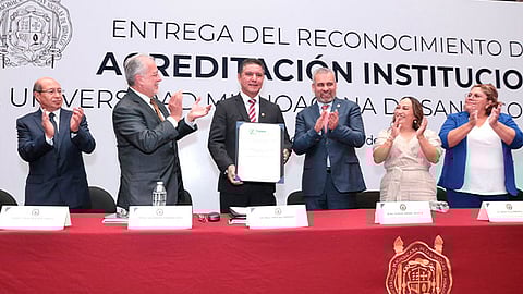 Atestigua Bedolla acreditación institucional a la UMSNH