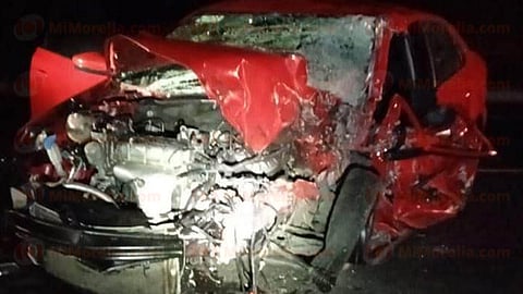 Se registra encontronazo de vehículos en la Pátzcuaro-Cuitzeo; hay 2 heridos