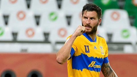 Tras balonazo, André-Pierre Gignac sufre traumatismo craneoncefálico