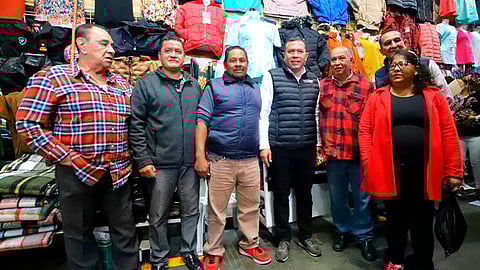 Celebra Barragán con locatarios 56 aniversario del Mercado Independencia