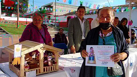 Premian talento y creatividad de artesanos de Zirahuén