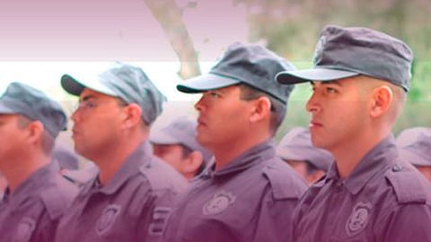 Los custodios de centros penitenciarios son oficiales altamente especializados en la vigilancia, supervisión, monitoreo y asistencia en el proceso de reinserción de personas privadas de la libertad