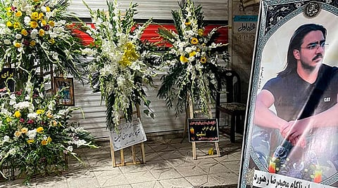 Por protestar, gobierno de Irán ahorca en público a joven de 23 años