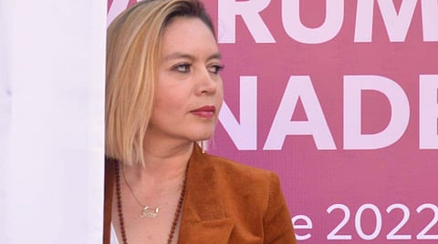 Renuncia Yarabí Ávila a la SEE