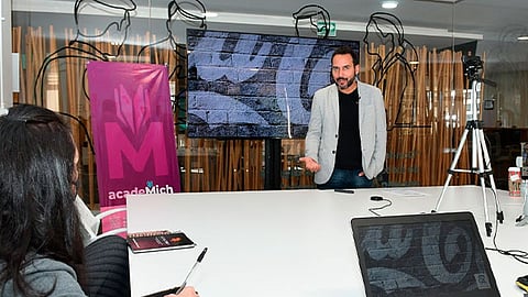 El experto en marketing, Rodrigo López ofreció la charla: Utiliza tus regalos navideños como branding, en la que recomendó a quienes tienen un negocio