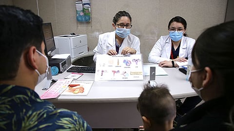 Hay una gran noticia: se habían programado 111 mil acciones y se realizaron 180 mil 906, es decir, se llegó al 162 por ciento, 60 por ciento más de lo planeado, informó el director general del IMSS, Zoé Robledo