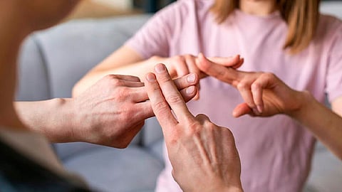 Se busca fomentar la inclusión de niñas, niños, jóvenes y personas con discapacidad auditiva