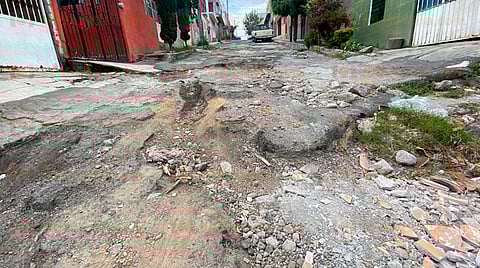 Más de 30 años sin rehabilitar, calles de la Rector Díaz Rubio, en Morelia