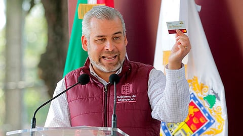 Eficacia financiera y compromiso social hacen posible programas de Bienestar: Bedolla