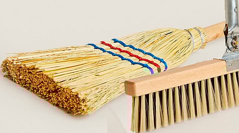 ZARA vende a morelianos escoba en $699