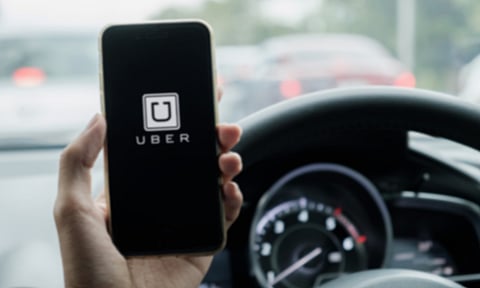 El líder transportista advirtió que, si el gobierno no los regula, habría confrontaciones