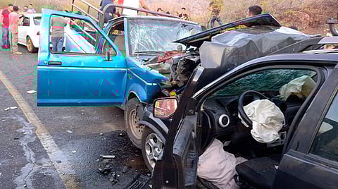 Un muerto y 10 heridos, saldo de choque en carretera libre Arteaga-Nueva