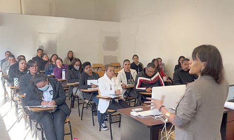 Se busca una formación en el personal que dote de armas necesarias en la visualización de escenarios de discriminación y desigualdad sistémica y estructural