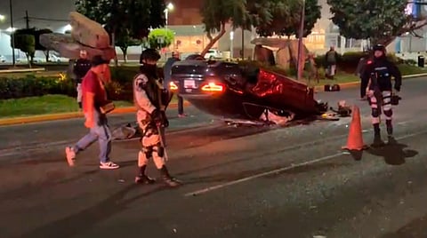 Vuelca auto en avenida Camelinas de Morelia