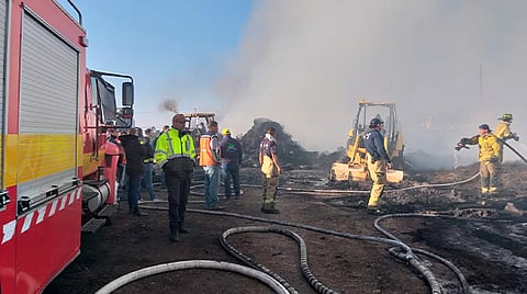 Sofocan, luego de 24 horas, el incendio en bodega de llantas sobre la Morelia-Salamanca