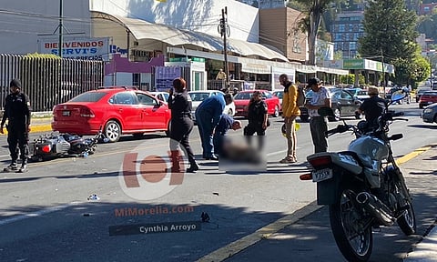 Chocan en Morelia; hay un motociclista herido