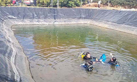 Michoacán: muere ahogado adulto mayor tras caer por accidente a olla agrícola