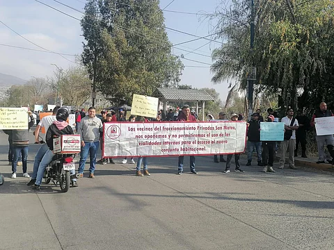 Colonos de Arko San Mateo se manifiesta contra puente dentro de fraccionamiento