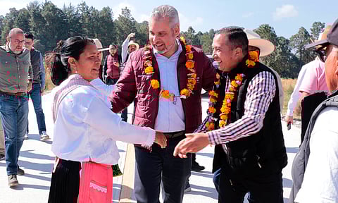 En Michoacán se fortalece autogobierno con presencia en 4 pueblos indígenas: Bedolla