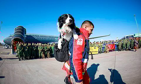 Llega equipo mexicano a Turquía y Siria para ayudar en labores de rescate