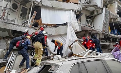 Suman más de 20 mil los muertos por terremotos en Turquía y Siria